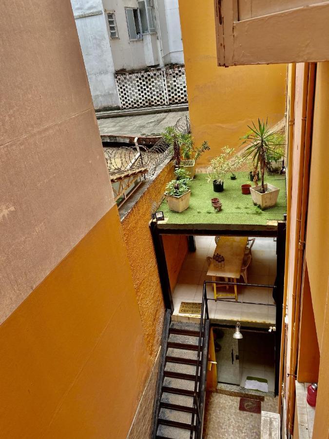 Rio Guesthouse - Um Quarteirao Da Praia De Copacabana Рио-де-Жанейро Экстерьер фото
