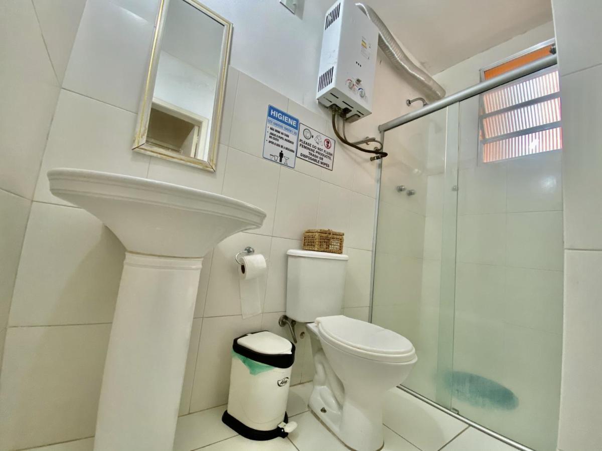 Rio Guesthouse - Um Quarteirao Da Praia De Copacabana Рио-де-Жанейро Экстерьер фото