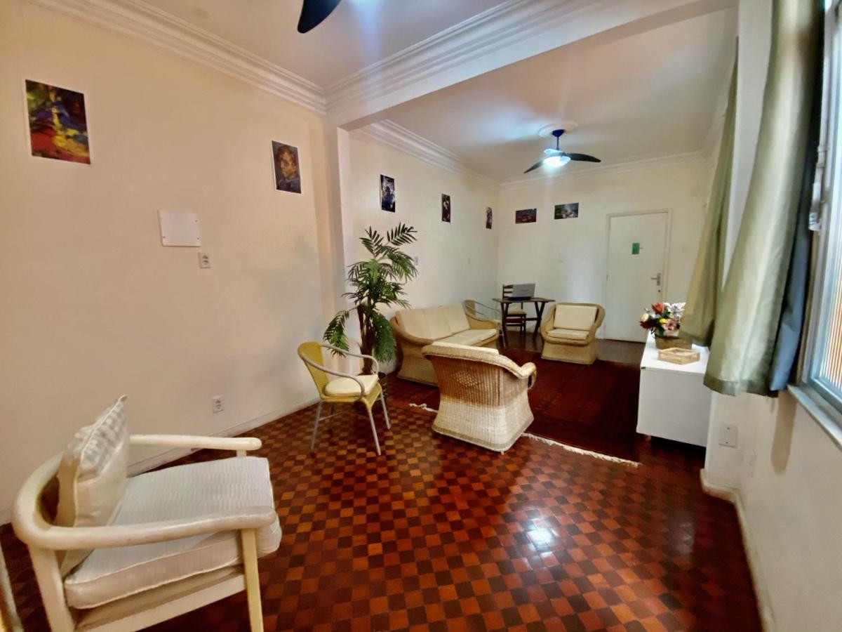 Rio Guesthouse - Um Quarteirao Da Praia De Copacabana Рио-де-Жанейро Экстерьер фото