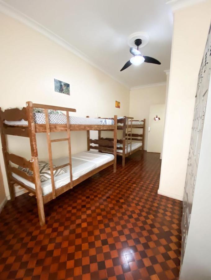 Rio Guesthouse - Um Quarteirao Da Praia De Copacabana Рио-де-Жанейро Экстерьер фото