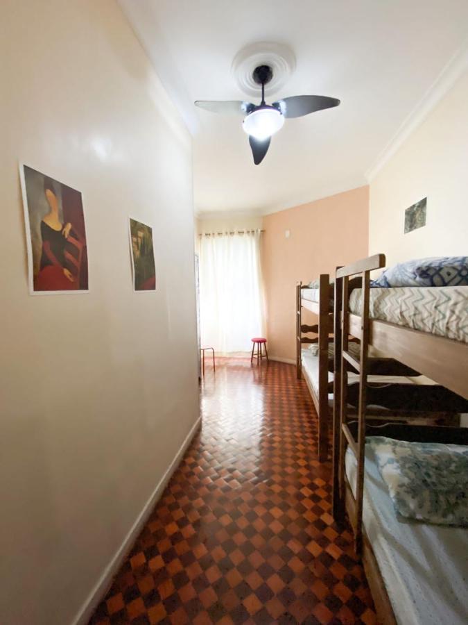 Rio Guesthouse - Um Quarteirao Da Praia De Copacabana Рио-де-Жанейро Экстерьер фото